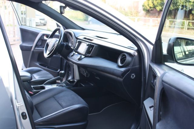 TOYOTA RAV 4 MY23 usata, con Servosterzo