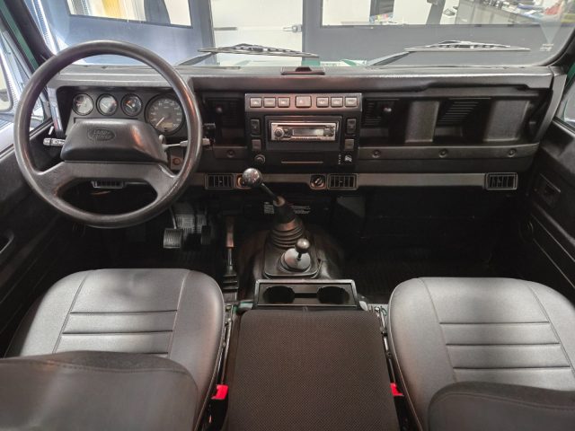 LAND ROVER Defender usata, con Lettore CD