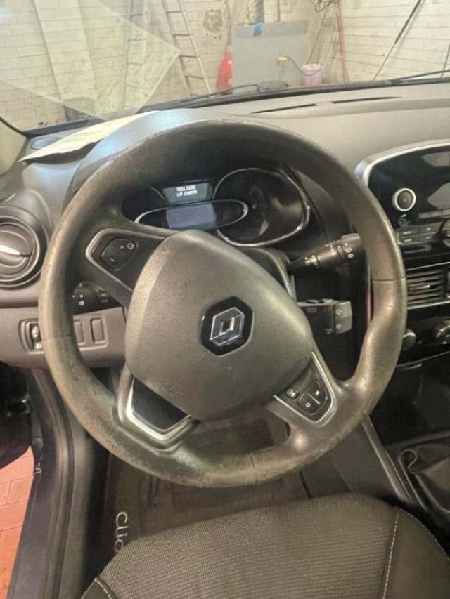 RENAULT Clio usata, con Sedile posteriore sdoppiato