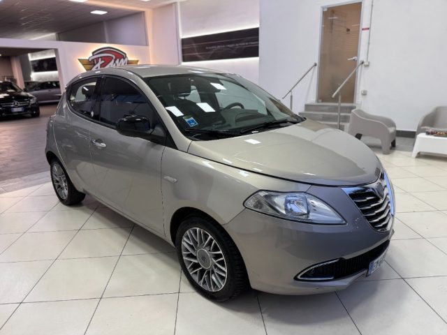 LANCIA Ypsilon usata, con Autoradio