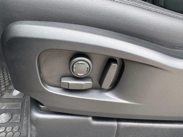 LAND ROVER Defender usata, con Fari LED