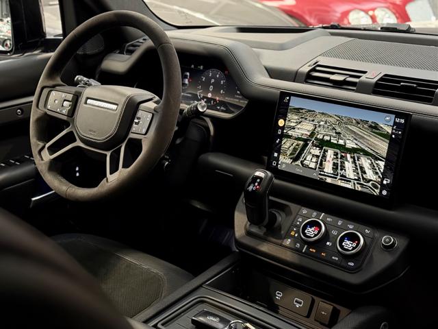LAND ROVER Defender usata, con Climatizzatore