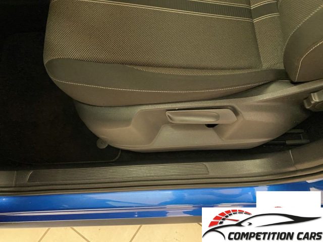 VOLKSWAGEN T-Roc usata, con Sedile posteriore sdoppiato