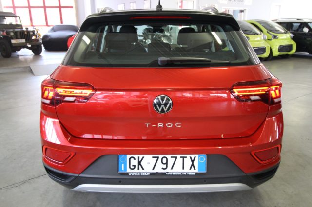 VOLKSWAGEN T-Roc usata, con Autoradio