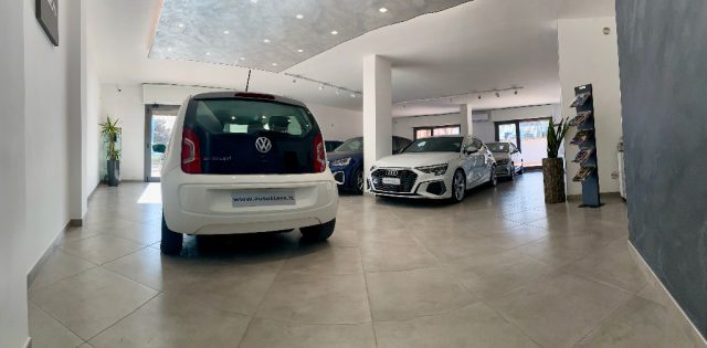 VOLKSWAGEN up! usata, con Controllo trazione