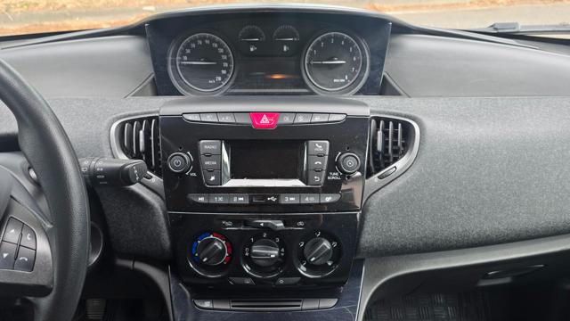 LANCIA Ypsilon usata, con Autoradio digitale