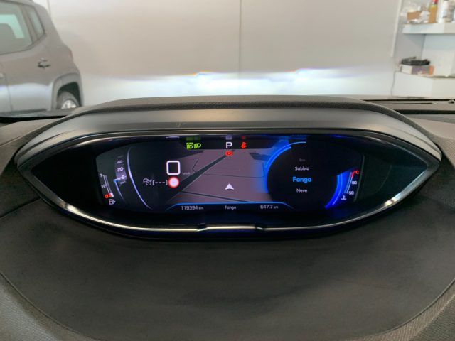 PEUGEOT 3008 usata, con Controllo elettronico della corsia