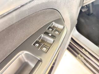 VOLKSWAGEN Touran usata, con Sedile passeggero ribaltabile