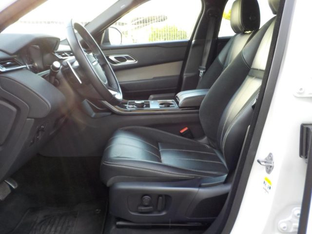 LAND ROVER Range Rover Velar usata, con Leve al volante