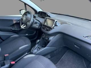PEUGEOT 208 usata, con Autoradio