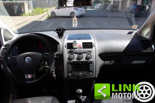 VOLKSWAGEN Touran usata, con Specchietti laterali elettrici
