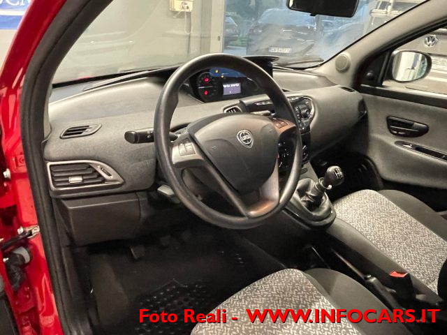 LANCIA Ypsilon usata, con USB