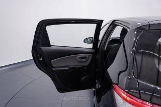 TOYOTA Yaris usata, con Autoradio digitale
