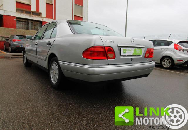 MERCEDES-BENZ E 200 usata, con Antifurto