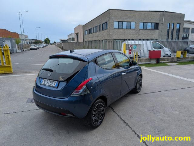 LANCIA Ypsilon usata, con Autoradio