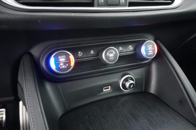 ALFA ROMEO Stelvio usata, con Autoradio digitale