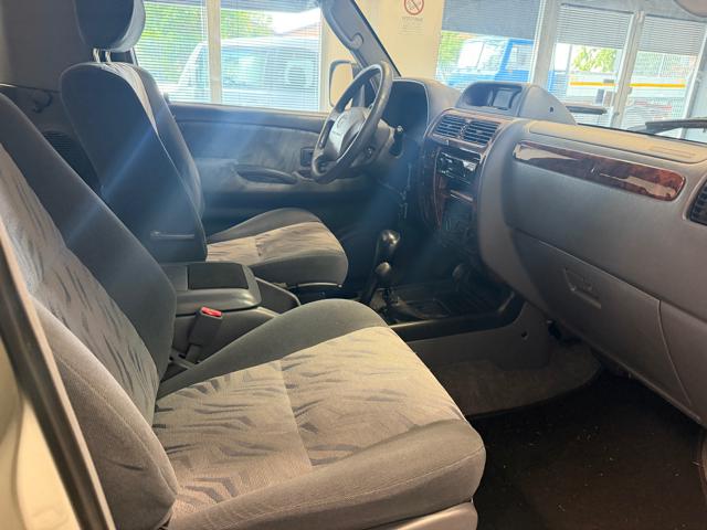 TOYOTA Land Cruiser usata, con Sedile posteriore sdoppiato
