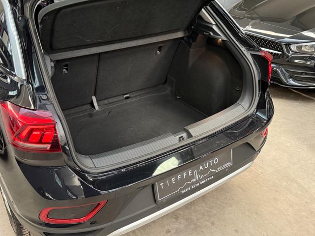 VOLKSWAGEN T-Roc usata, con Volante multifunzione