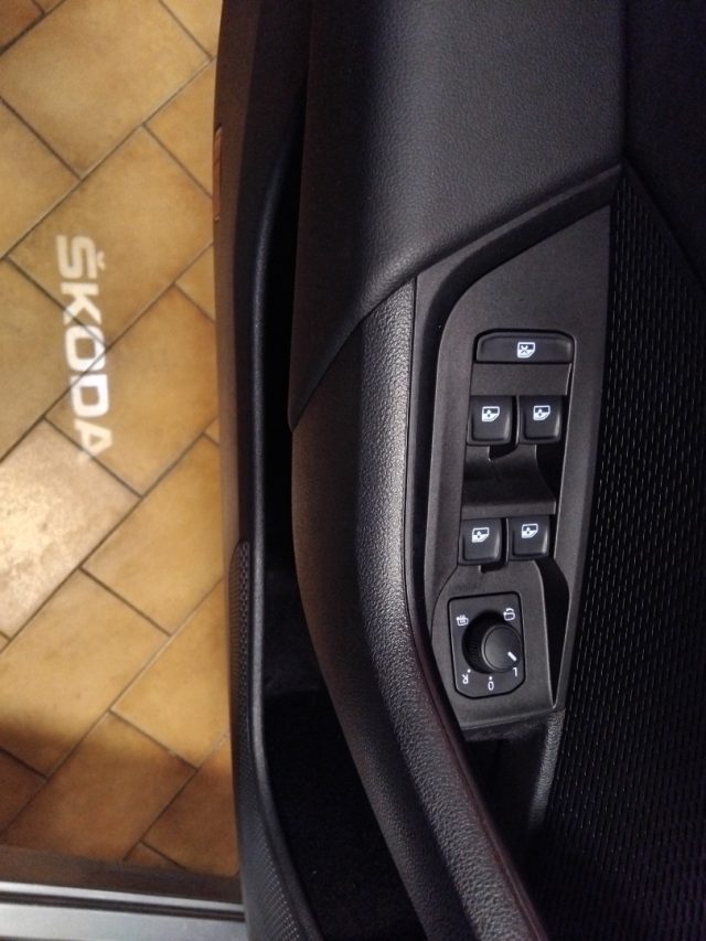 SKODA Octavia usata, con Specchietti laterali elettrici