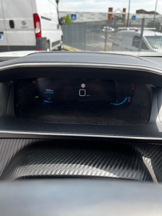 PEUGEOT 2008 usata, con Autoradio digitale