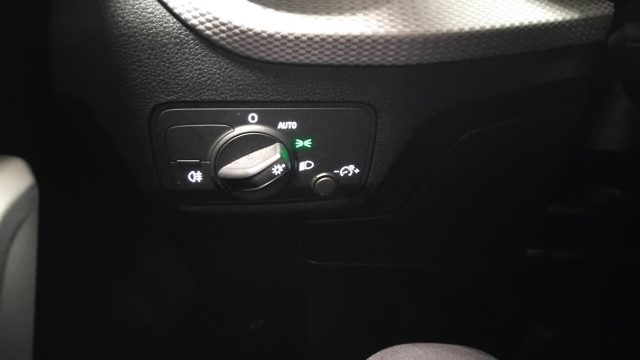 AUDI Q2 usata, con Airbag testa