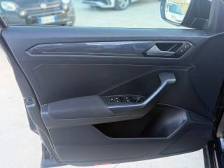 VOLKSWAGEN T-Roc usata, con Fari LED