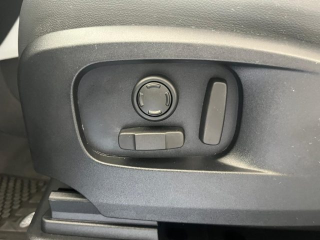 LAND ROVER Defender usata, con Climatizzatore