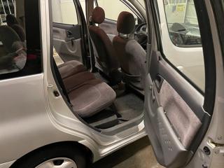 TOYOTA Yaris usata 14
