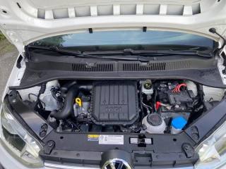 VOLKSWAGEN up! usata, con Frenata d
