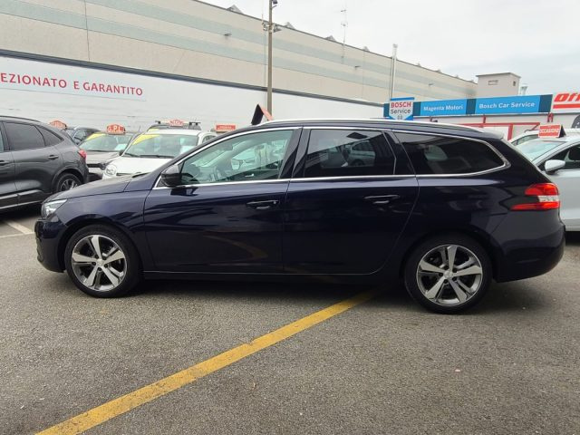 PEUGEOT 308 usata, con Autoradio