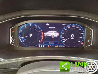VOLKSWAGEN T-Roc usata, con Autoradio