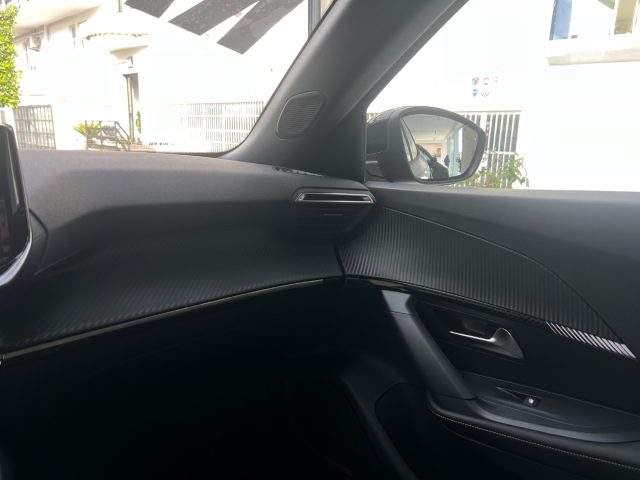 PEUGEOT 2008 usata, con USB