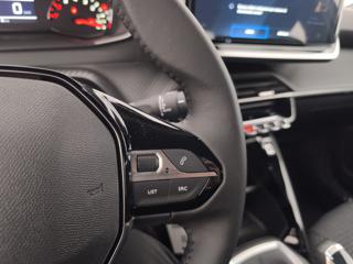 PEUGEOT 2008 usata, con Volante in pelle