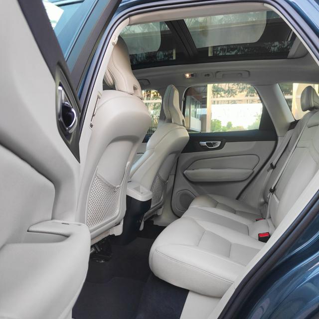 VOLVO XC60 usata, con Volante in pelle