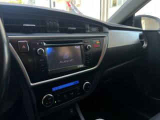 TOYOTA Auris usata 27