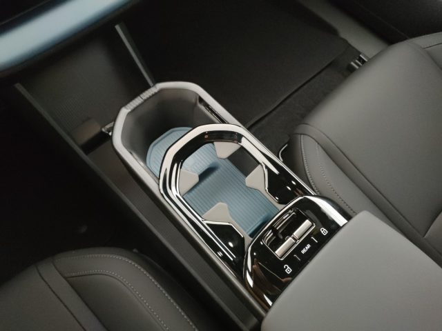 VOLVO EX30 usata, con Controllo elettronico della corsia