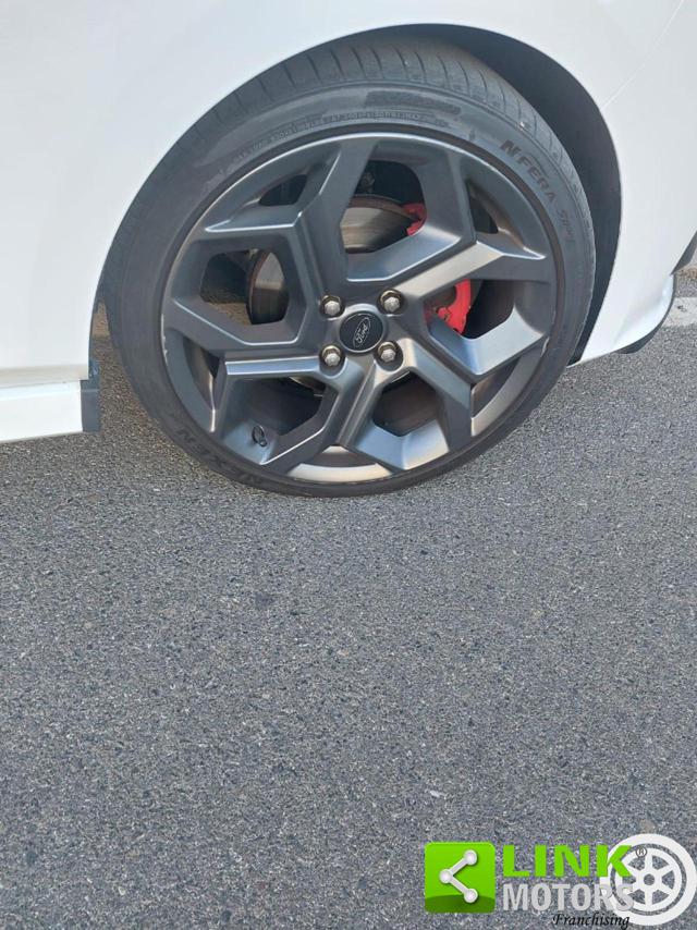 FORD Fiesta usata, con USB