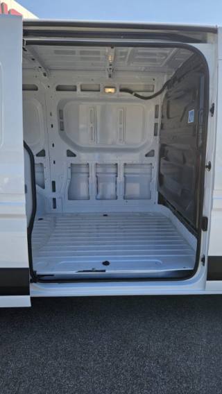 NISSAN Interstar usata, con Servosterzo