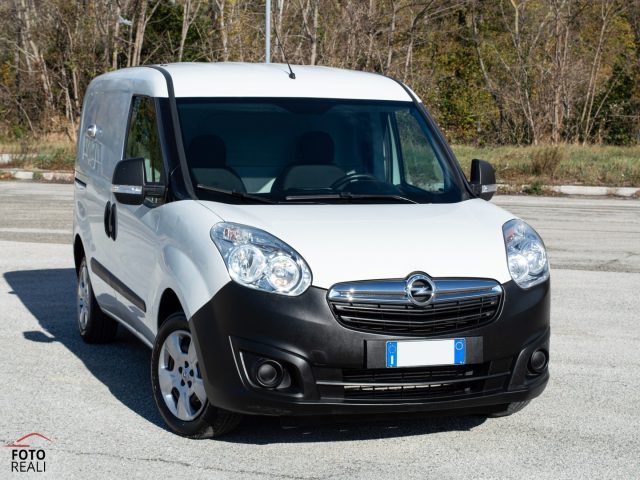 OPEL Combo usata 15