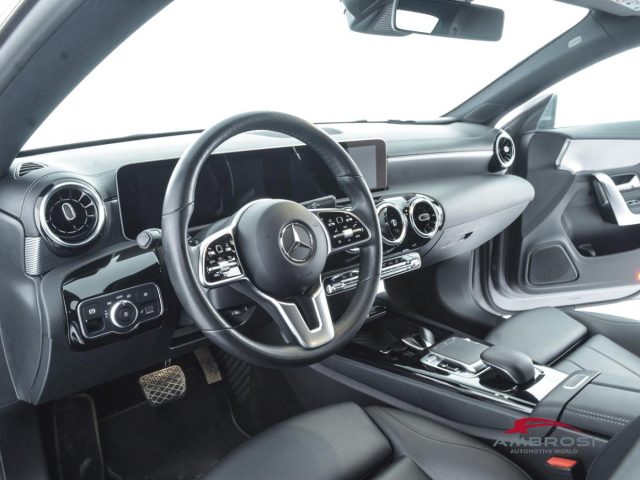 MERCEDES-BENZ CLA 180 usata 9