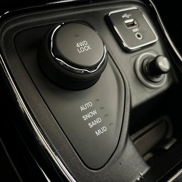 JEEP Compass usata, con Sedile posteriore sdoppiato