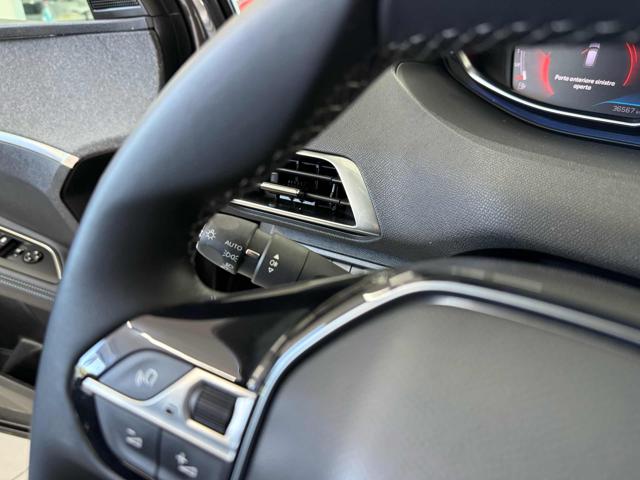 PEUGEOT 3008 usata, con Sensore di pioggia