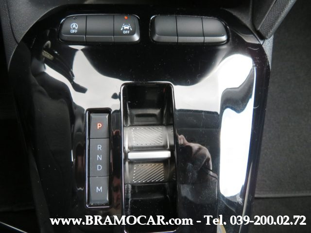 OPEL Corsa usata, con Leve al volante