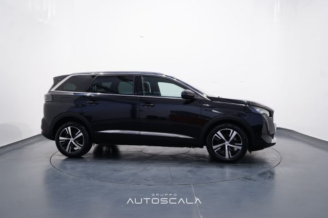 PEUGEOT 5008 usata, con Cerchi in lega