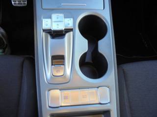 HYUNDAI Kona usata, con Telecamera per parcheggio assistito