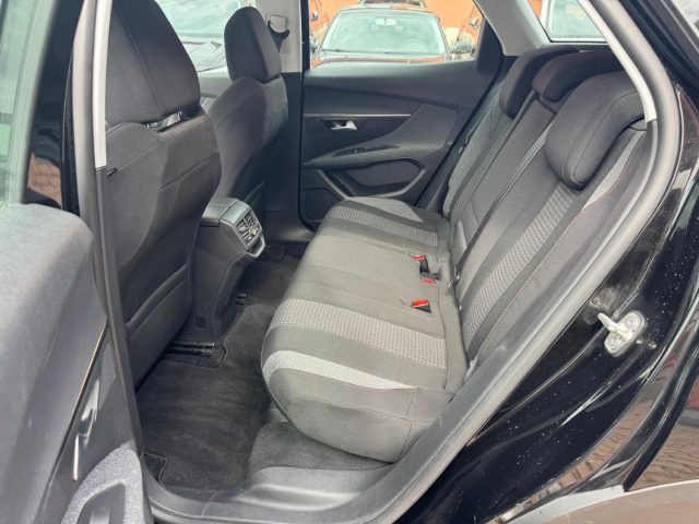 PEUGEOT 3008 usata, con USB