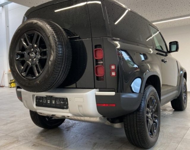 LAND ROVER Defender usata, con Autoradio