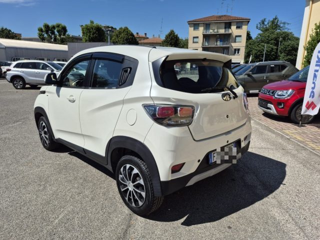 MAHINDRA KUV100 usata, con Airbag Passeggero