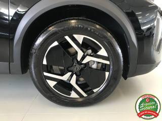 PEUGEOT 2008 usata, con Volante multifunzione