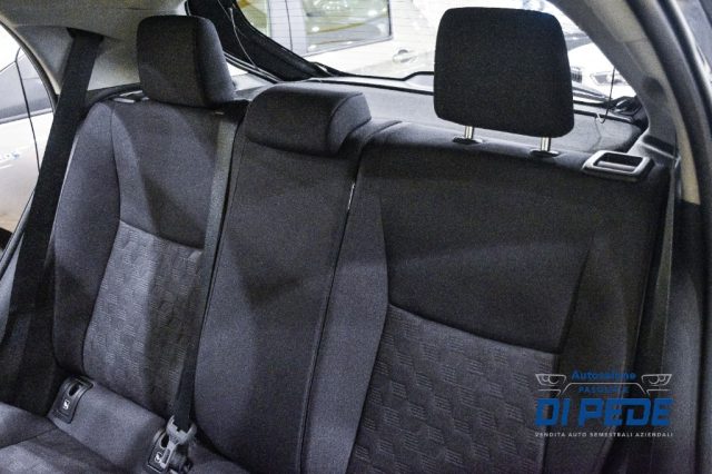 TOYOTA Yaris usata, con Airbag testa
